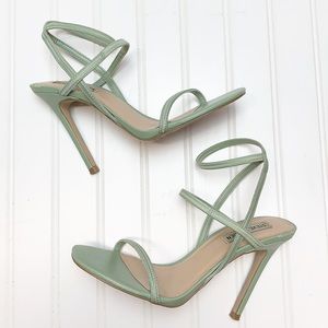 Steve Madden sea foam green strappy heels 7.5